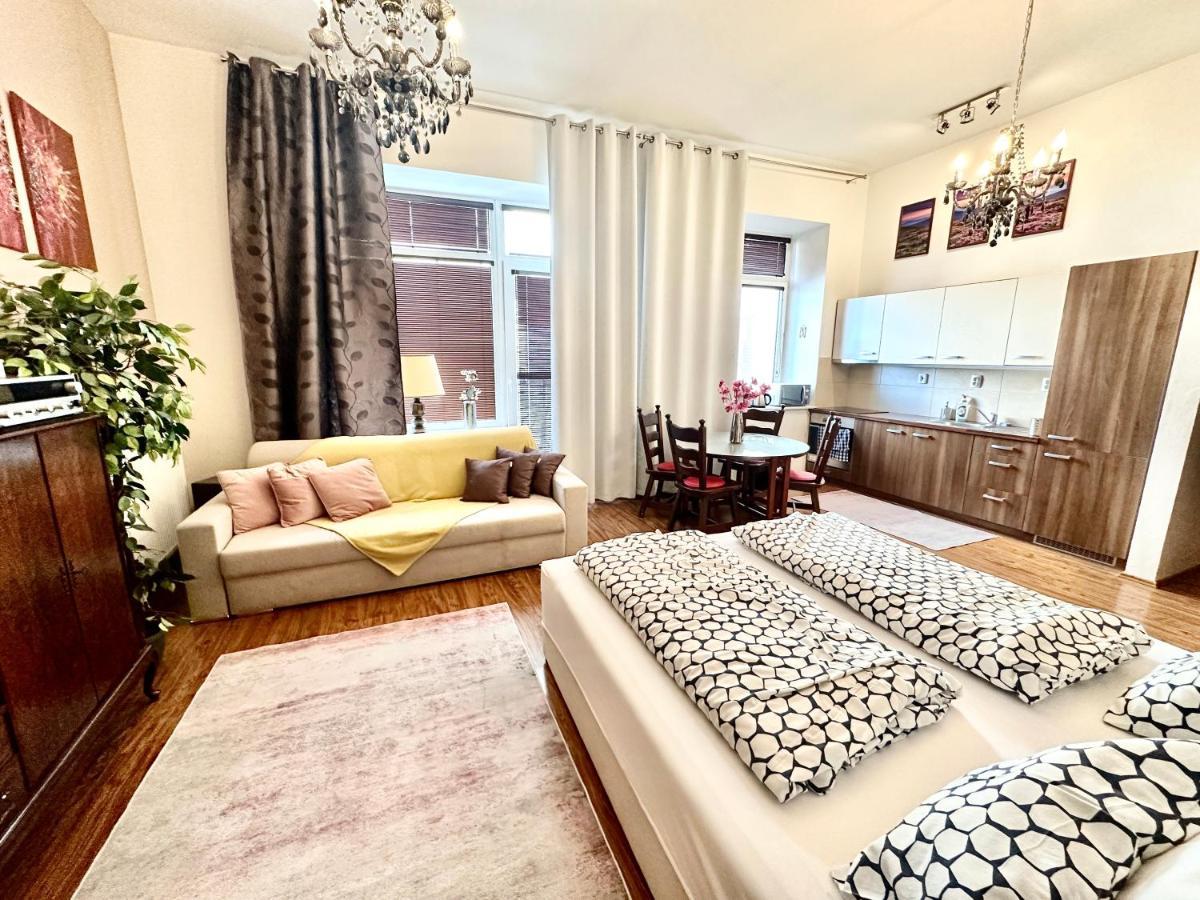 Home Away Main Square Apartment Poprad Exterior foto