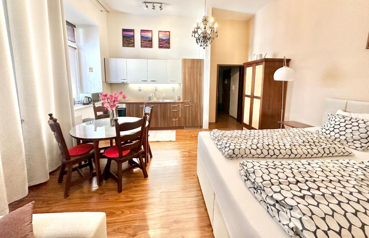 Home Away Main Square Apartment Poprad Exterior foto