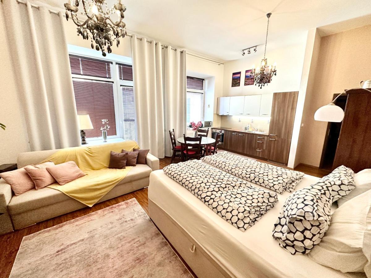 Home Away Main Square Apartment Poprad Exterior foto