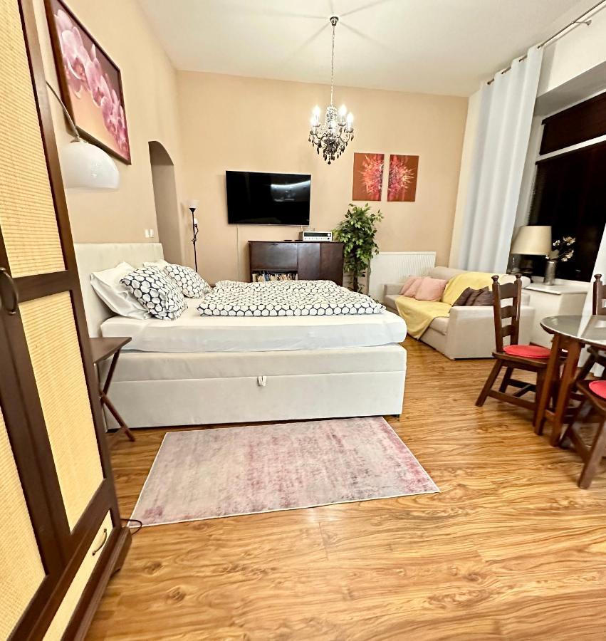 Home Away Main Square Apartment Poprad Exterior foto
