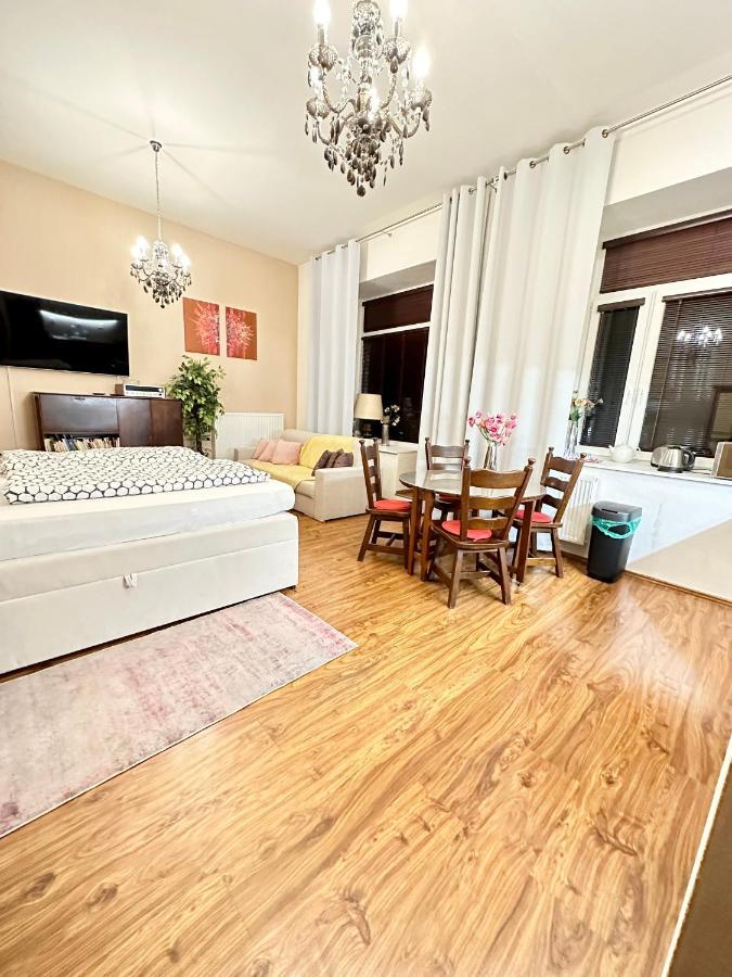 Home Away Main Square Apartment Poprad Exterior foto